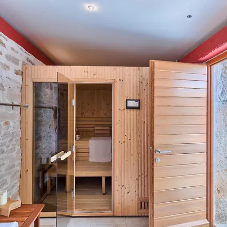Benka Holiday home Mofardini